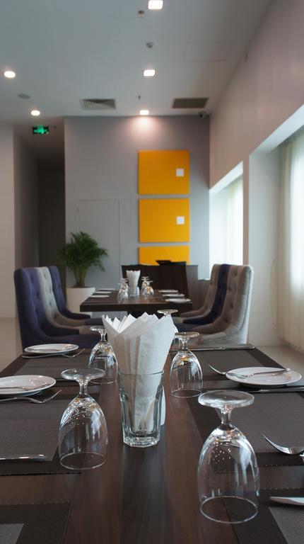 Wyne Hotel Yangon Eksteriør bilde